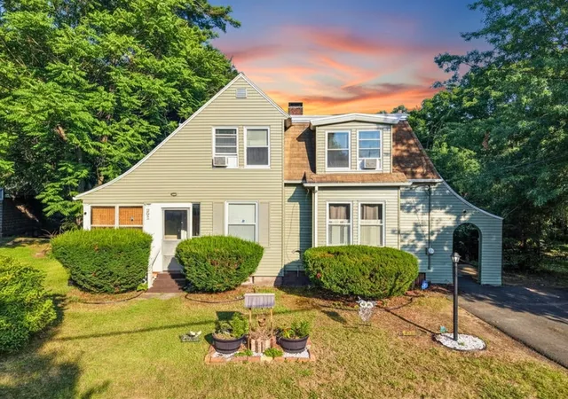 1st image of 307 Fountain St, Springfield, MA 01108 | MLS# 73556581
