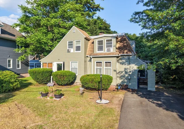 Photo 3 of Sale Pending at 307 Fountain St, Springfield, MA 01108 | MLS# 73556581 | Listing updated on 2026-08-26