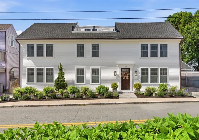 1st image of 174 Water St, Newburyport, MA 01950 | MLS# 73536972