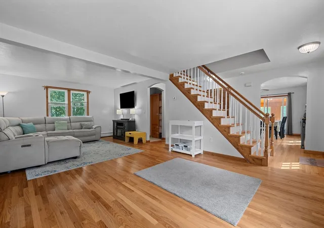 4th image of 1 Shady Ln, Leicester, MA 01524 | MLS# 73568221