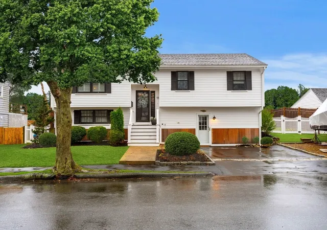 Photo 1 of Sale Pending at 11 Taft St, Marblehead, MA 01945 | MLS# 73560243 | Listing updated on 2026-09-04