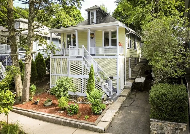 2nd image of 15 Murray Hill Rd, Medford, MA 02155 | MLS# 73558550