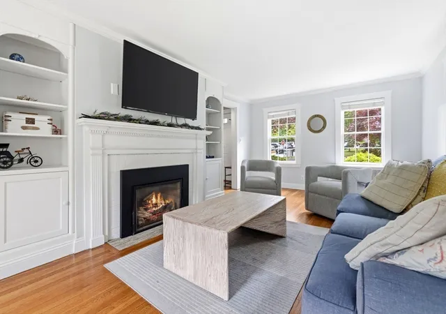 Homes for sale in Hingham, MA | 221 Central St, Hingham, MA 02043 | MLS# 73528769