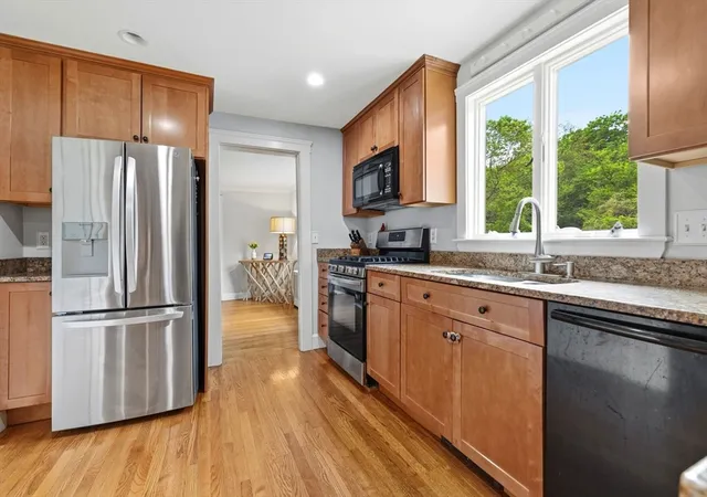 Homes for sale in Hingham, MA | 221 Central St, Hingham, MA 02043 | MLS# 73528769