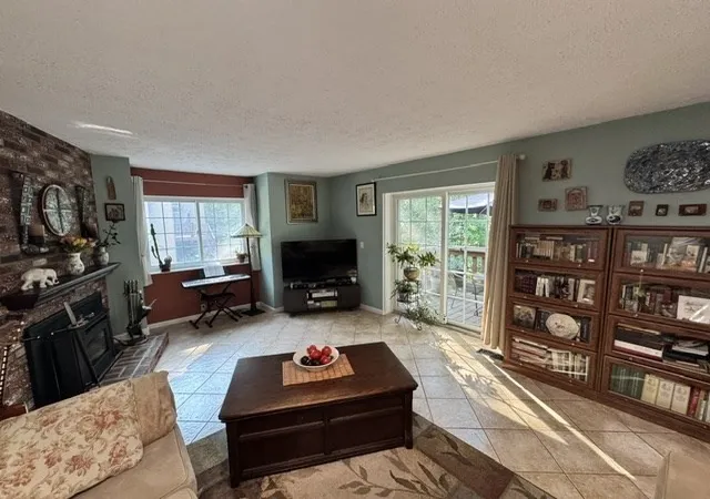 Photo 4 of Condo for sale at 21 Voyagers Ln #21, Ashland, MA 01721 | MLS# 73555636 | Listing updated on 2026-09-13