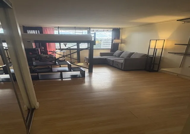 3rd image of 70 Southbridge St #812, Worcester, MA 01608 | MLS# 73567911