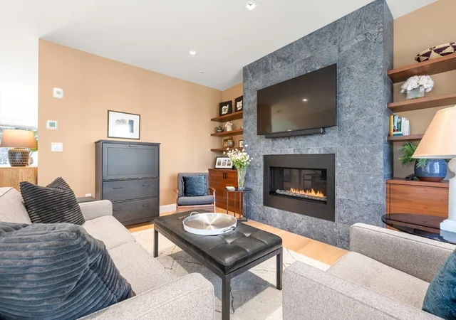 3rd image of 21 Crowninshield Rd #21, Brookline, MA 02446 | MLS# 73537709