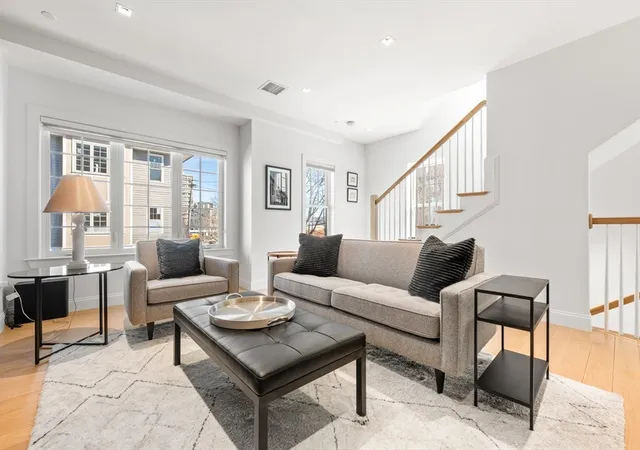 4th image of 21 Crowninshield Rd #21, Brookline, MA 02446 | MLS# 73537709