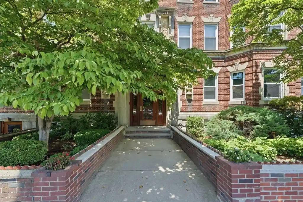 Listing Photo 2 - Condo for sale in Fenway By The Park Condo Trust located at 131 Park Dr, Boston, MA 02215 - Unit #44