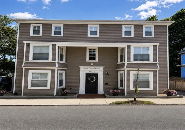 1st image of 11 Charter St, Newburyport, MA 01950 | MLS# 73561596