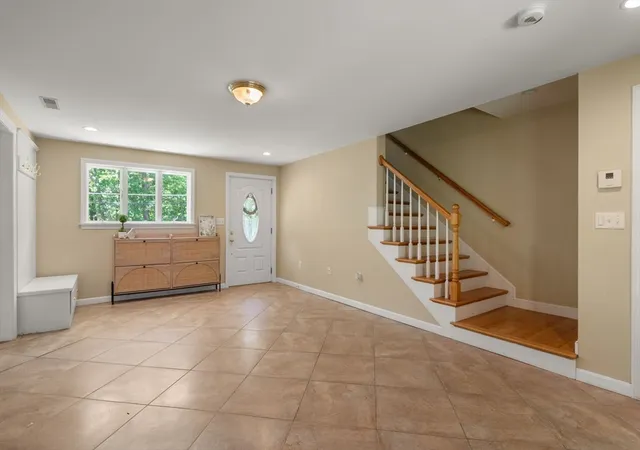 5th image of 9 Abbot St, Westford, MA 01886 | MLS# 73533284