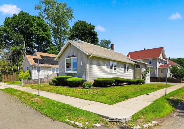 2nd image of 34 Avon St, Saugus, MA 01906 | MLS# 73559451