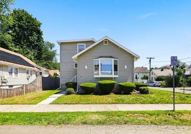 4th image of 34 Avon St, Saugus, MA 01906 | MLS# 73559451