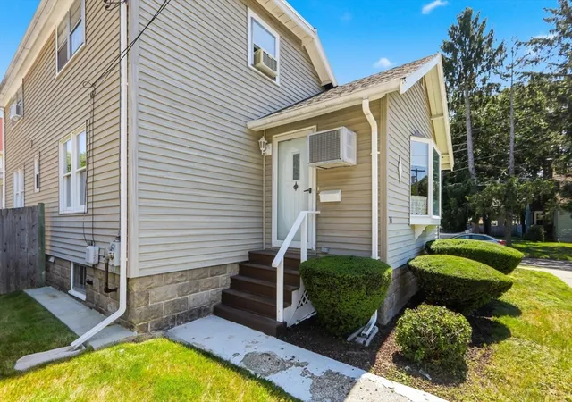 5th image of 34 Avon St, Saugus, MA 01906 | MLS# 73559451