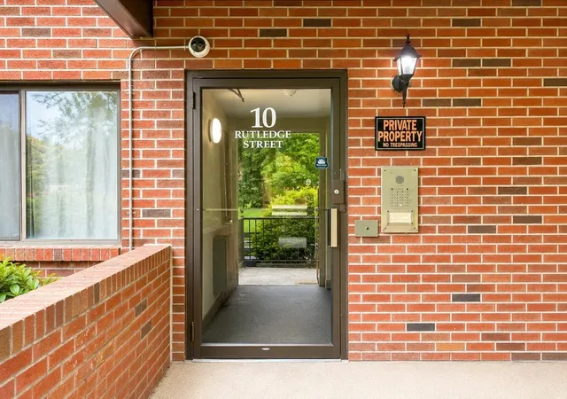 13th image of 10 Rutledge St #1B, Worcester, MA 01604 | MLS# 73528475