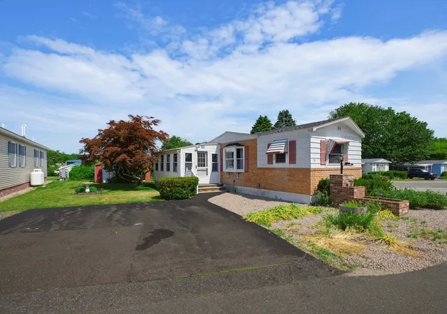 Homes for sale in Plainville, MA | 18 Sunset Lane, Plainville, MA 02762 | MLS# 73538197