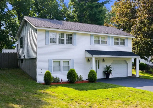 2nd image of 133 Mill Street, Burlington, MA 01803 | MLS# 73565912
