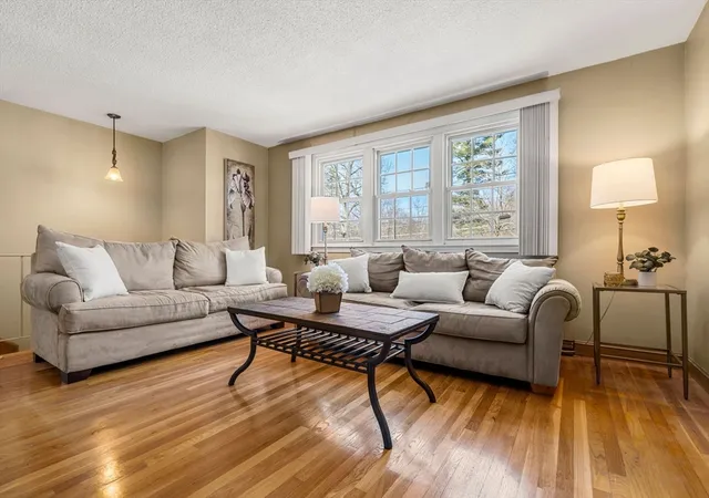 Photo 3 of Single family home for sale at 133 Mill St, Burlington, MA 01803 | MLS# 73565912 | Listing updated on 2026-09-16