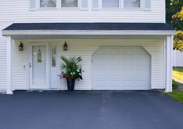 41st image of 133 Mill Street, Burlington, MA 01803 | MLS# 73565912