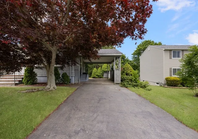 4th image of 27 Hinsdale St, Swansea, MA 02777 | MLS# 73541475