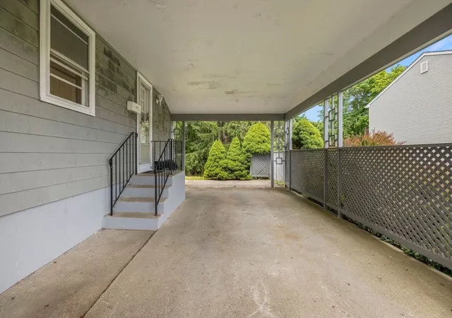 5th image of 27 Hinsdale St, Swansea, MA 02777 | MLS# 73541475