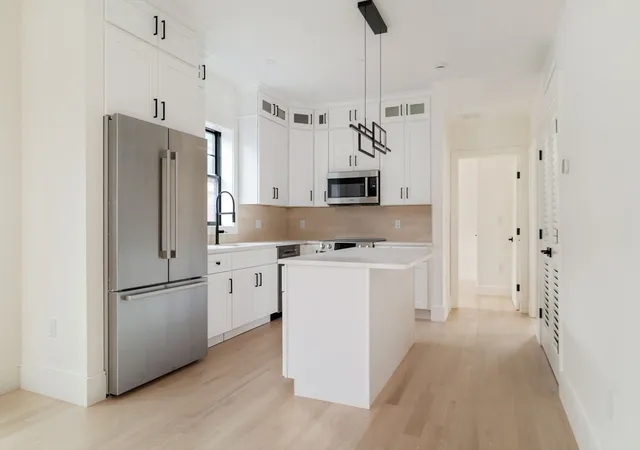 2nd image of 387 Norfolk St #2, Cambridge, MA 02139 | MLS# 73529823
