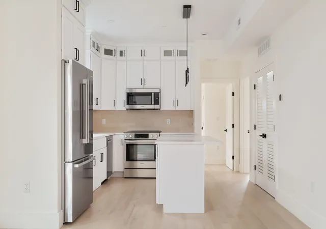 4th image of 387 Norfolk St #2, Cambridge, MA 02139 | MLS# 73529823