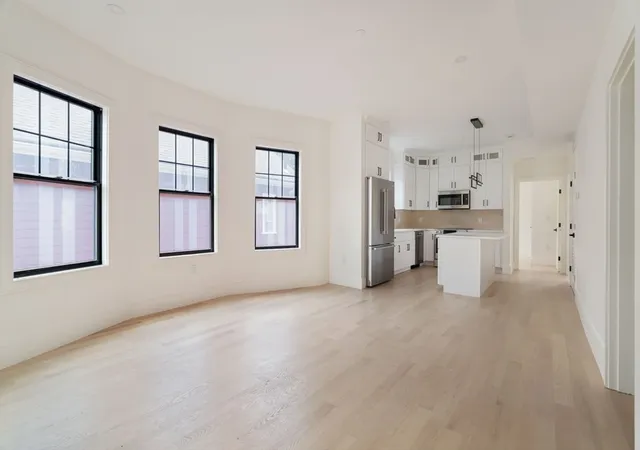 5th image of 387 Norfolk St #2, Cambridge, MA 02139 | MLS# 73529823