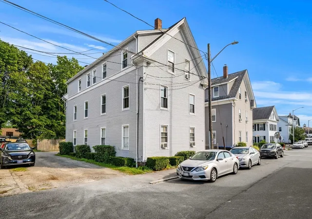 2nd image of 13 Knowlton St, Beverly, MA 01915 | MLS# 73565506