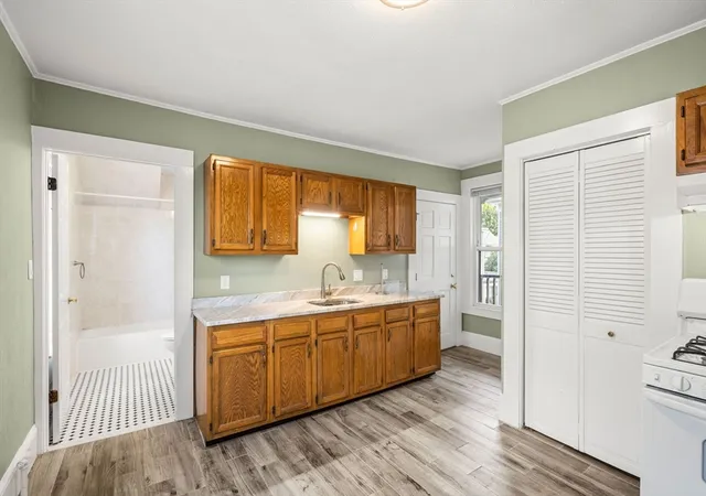5th image of 13 Knowlton St, Beverly, MA 01915 | MLS# 73565506