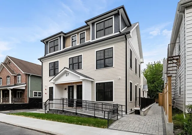 3rd image of 27 Shepard St #4, Brighton, MA 02135 | MLS# 73541816