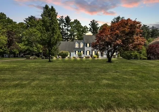 Photo 2 of Sale Pending at 17 Wellington Dr, East Longmeadow, MA 01028 | MLS# 73564870 | Listing updated on 2026-08-28