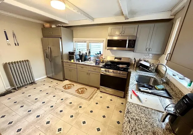 11th image of 401 W 4th St, South Boston, MA 02127 | MLS# 73563437