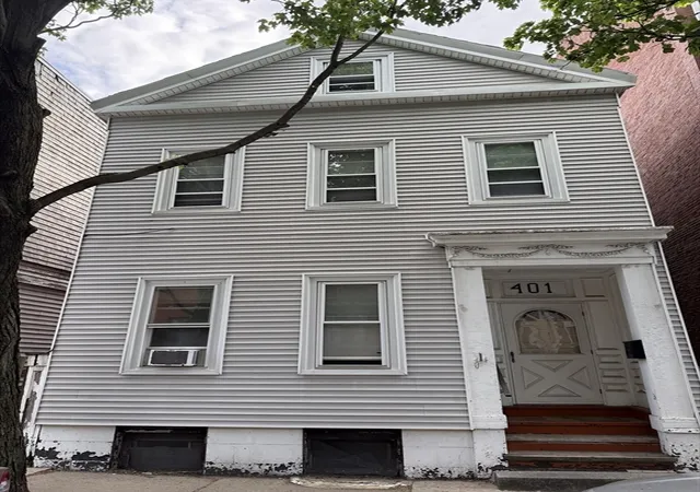 1st image of 401 W 4th St, South Boston, MA 02127 | MLS# 73563437
