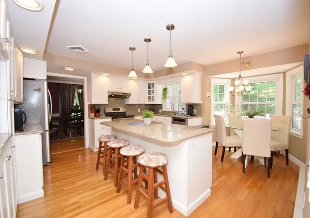 3rd image of 14 Colonial Dr, Shrewsbury, MA 01545 | MLS# 73534942