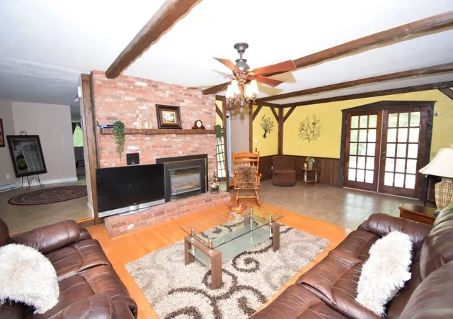 5th image of 14 Colonial Dr, Shrewsbury, MA 01545 | MLS# 73534942