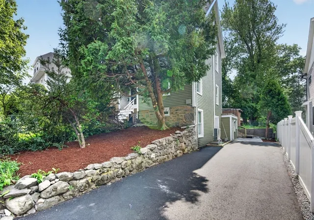 5th image of 33 Parsons St, Newton, MA 02465 | MLS# 73564453