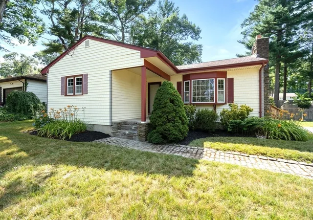 29th image of 375 Middle Rd, Acushnet, MA 02743 | MLS# 73550626