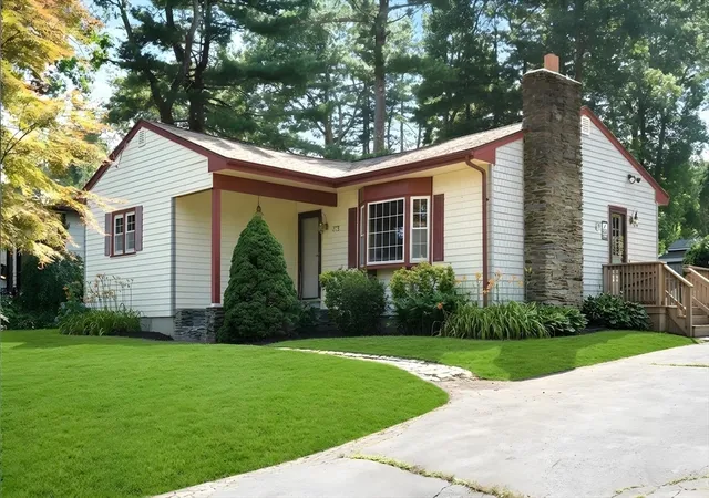 2nd image of 375 Middle Rd, Acushnet, MA 02743 | MLS# 73550626