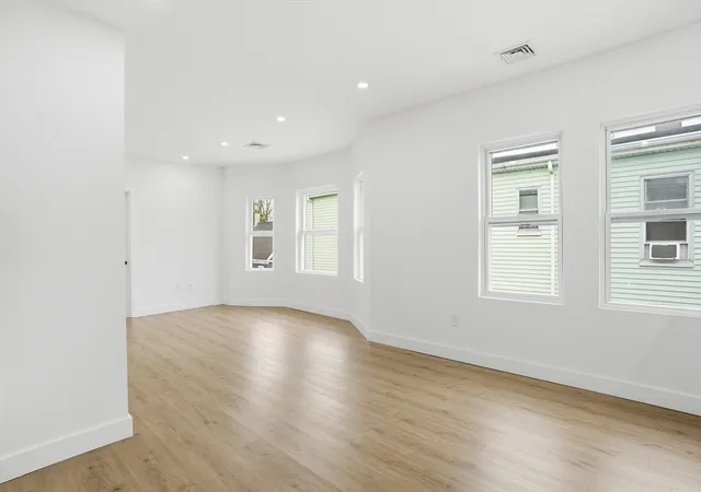 4th image of 94-96 Francis St, Everett, MA 02149 | MLS# 73519357