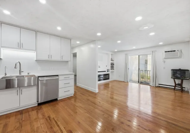Photo 3 of Condo for sale at 15 Houghton St #6, Worcester, MA 01604 | MLS# 73553091 | Listing updated on 2026-09-18