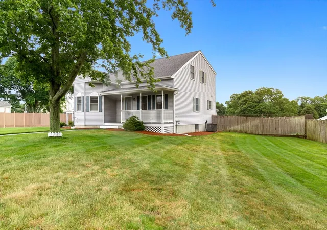 Photo 3 of Single family home for sale at 4 Calas Cir, Peabody, MA 01960 | MLS# 73542911 | Listing updated on 2026-09-19