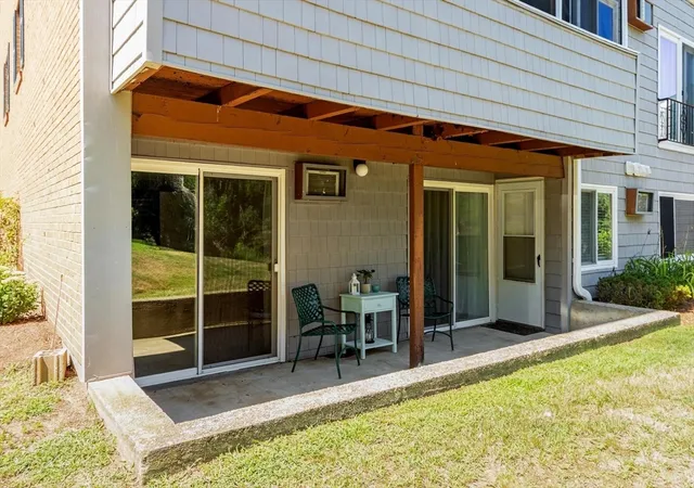 1st image of 4 Glen Devin St #4, Amesbury, MA 01913 | MLS# 73562941