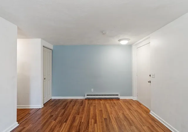 5th image of 4 Glen Devin St #4, Amesbury, MA 01913 | MLS# 73562941