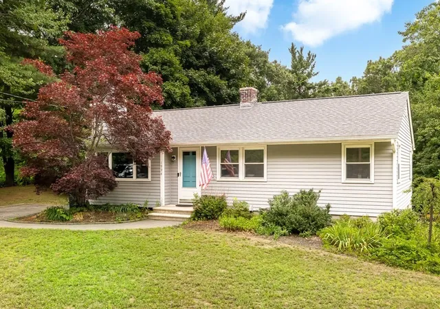 Homes for sale in Holden, MA | 1994 Main St, Holden, MA 01522 | MLS# 73546247