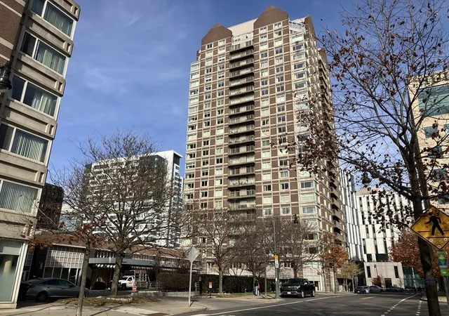 Homes for sale in Cambridge, MA | 10 Museum Way #2325, Cambridge, MA 02141 | MLS# 73530602
