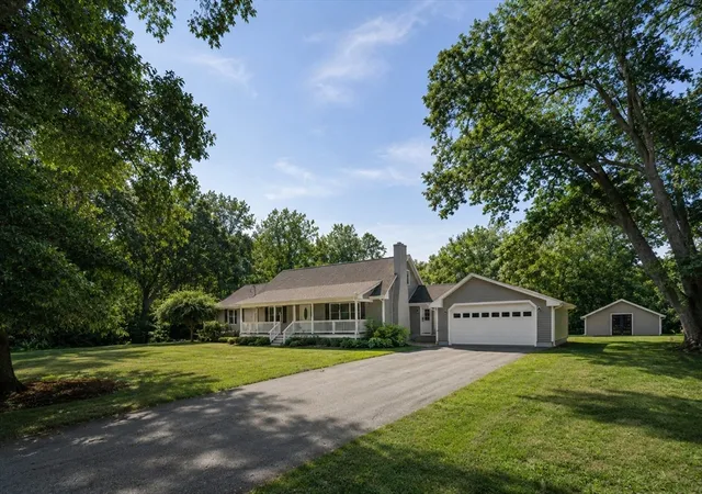 2nd image of 380 Woodward Ave, Seekonk, MA 02771 | MLS# 73535924