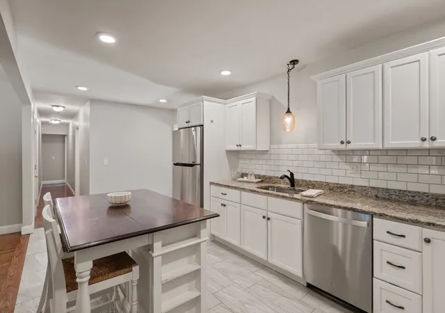 5th image of 380 Woodward Ave, Seekonk, MA 02771 | MLS# 73535924