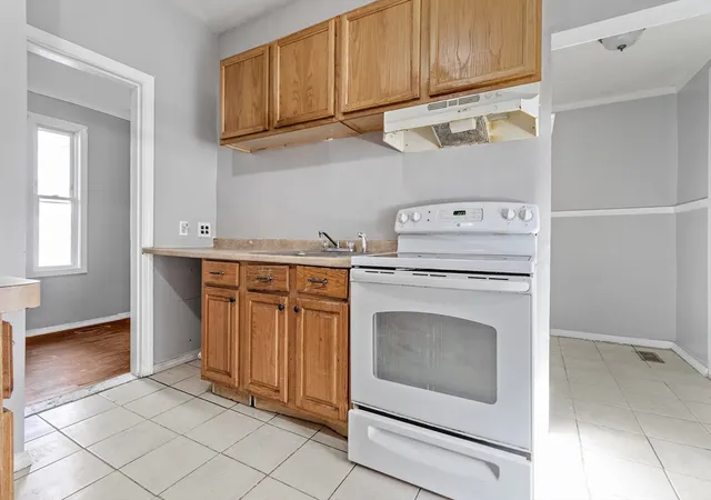 Photo 2 of Multi family home for sale at 29 Newbury St, Worcester, MA 01609 | MLS# 73538346 | Listing updated on 2026-09-07