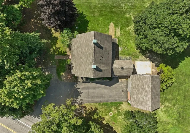 3rd image of 10 Poquanticut Ave, North Easton, MA 02356 | MLS# 73565212